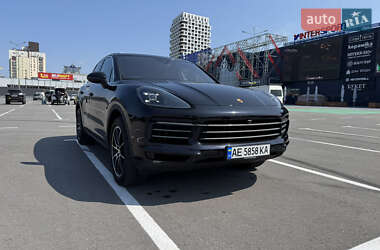 Внедорожник / Кроссовер Porsche Cayenne 2018 в Киеве