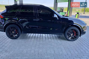 Внедорожник / Кроссовер Porsche Cayenne 2017 в 