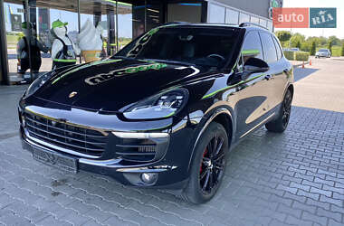 Внедорожник / Кроссовер Porsche Cayenne 2017 в 