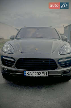 Позашляховик / Кросовер Porsche Cayenne 2010 в Києві