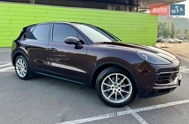 Внедорожник / Кроссовер Porsche Cayenne 2018 в 