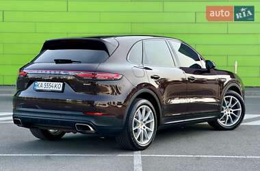 Внедорожник / Кроссовер Porsche Cayenne 2018 в 