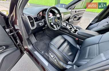 Внедорожник / Кроссовер Porsche Cayenne 2018 в 