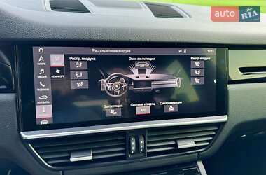 Внедорожник / Кроссовер Porsche Cayenne 2018 в 