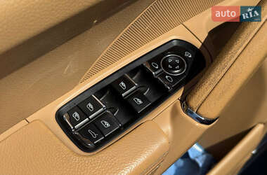 Внедорожник / Кроссовер Porsche Cayenne 2013 в 