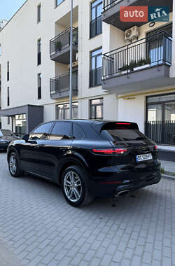 Внедорожник / Кроссовер Porsche Cayenne 2019 в 