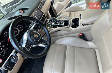Внедорожник / Кроссовер Porsche Cayenne 2019 в 