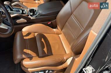Внедорожник / Кроссовер Porsche Cayenne 2019 в 