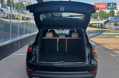 Внедорожник / Кроссовер Porsche Cayenne 2020 в 