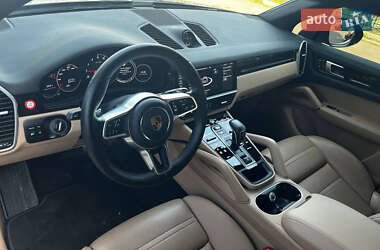 Внедорожник / Кроссовер Porsche Cayenne 2020 в 