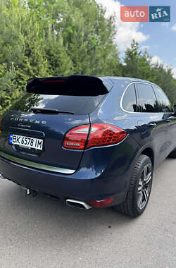 Внедорожник / Кроссовер Porsche Cayenne 2013 в 