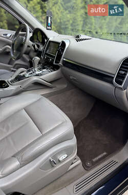 Внедорожник / Кроссовер Porsche Cayenne 2013 в 