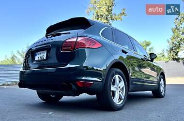 Внедорожник / Кроссовер Porsche Cayenne 2012 в 
