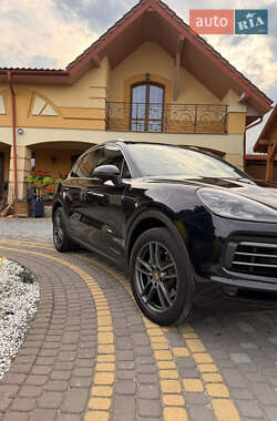 Внедорожник / Кроссовер Porsche Cayenne 2020 в 