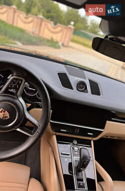 Внедорожник / Кроссовер Porsche Cayenne 2020 в 