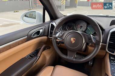 Внедорожник / Кроссовер Porsche Cayenne 2013 в 