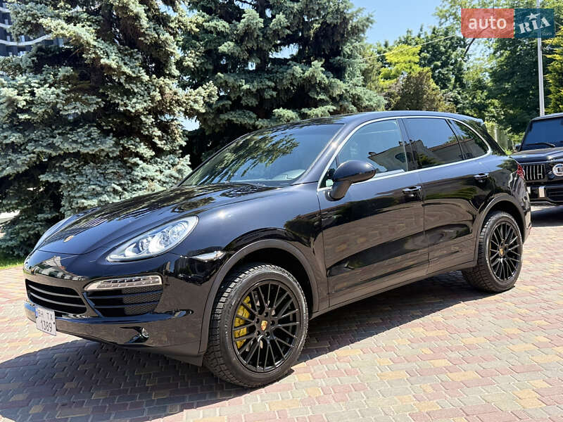 Внедорожник / Кроссовер Porsche Cayenne 2010 в 
