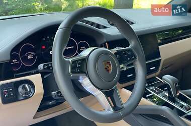 Внедорожник / Кроссовер Porsche Cayenne 2021 в 