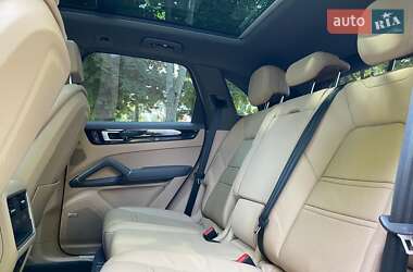 Внедорожник / Кроссовер Porsche Cayenne 2021 в 