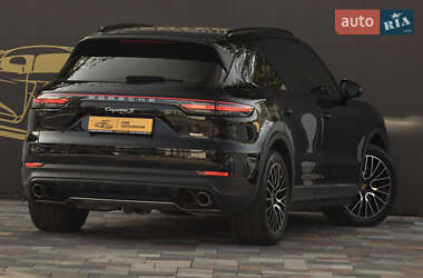 Внедорожник / Кроссовер Porsche Cayenne 2018 в 