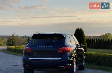 Позашляховик / Кросовер Porsche Cayenne 2012 в 