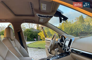 Позашляховик / Кросовер Porsche Cayenne 2012 в 
