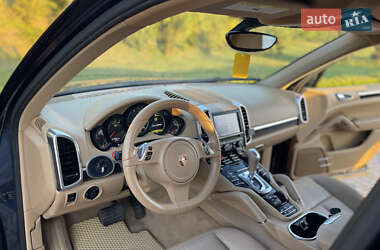 Позашляховик / Кросовер Porsche Cayenne 2012 в 