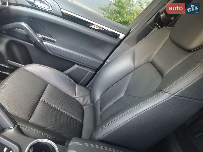 Позашляховик / Кросовер Porsche Cayenne 2014 в Тернополі