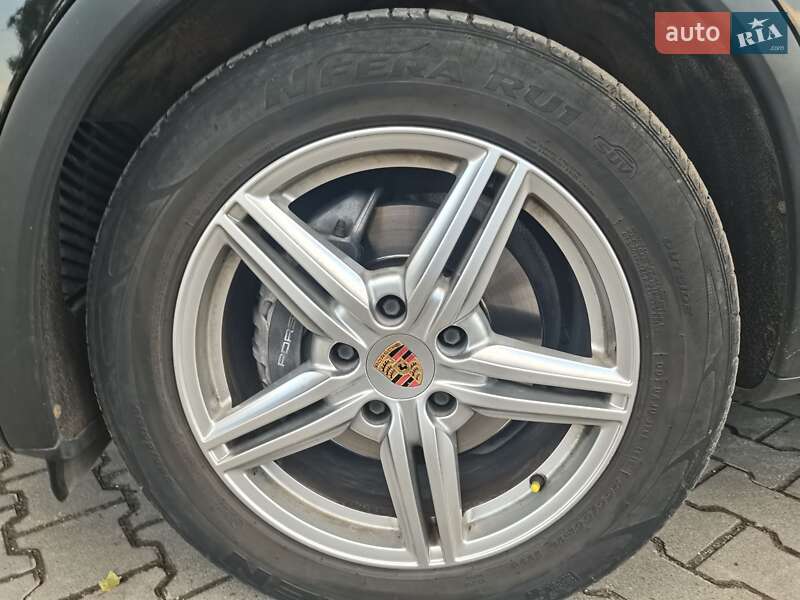 Позашляховик / Кросовер Porsche Cayenne 2014 в Тернополі
