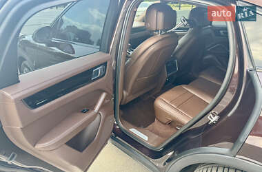 Внедорожник / Кроссовер Porsche Cayenne 2019 в 