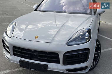 Позашляховик / Кросовер Porsche Cayenne 2022 в 