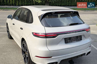 Позашляховик / Кросовер Porsche Cayenne 2022 в 