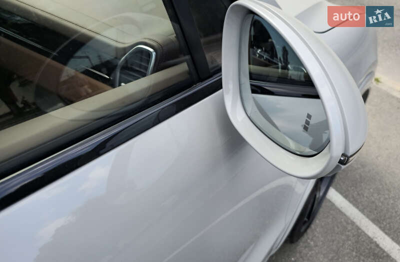 Позашляховик / Кросовер Porsche Cayenne 2022 в Києві