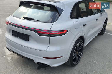 Позашляховик / Кросовер Porsche Cayenne 2022 в 