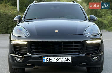 Внедорожник / Кроссовер Porsche Cayenne 2017 в 