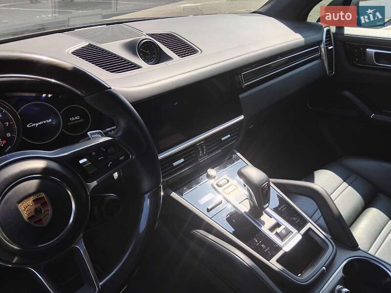 Позашляховик / Кросовер Porsche Cayenne 2019 в Києві