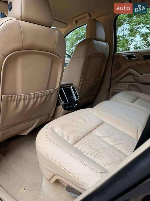Внедорожник / Кроссовер Porsche Cayenne 2013 в Одессе