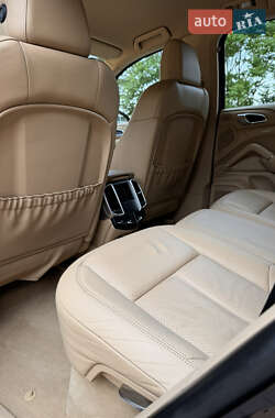 Внедорожник / Кроссовер Porsche Cayenne 2013 в 