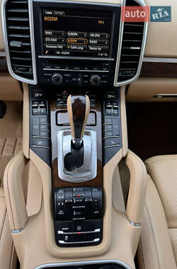 Внедорожник / Кроссовер Porsche Cayenne 2013 в 