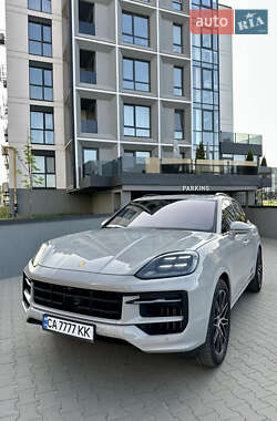 Внедорожник / Кроссовер Porsche Cayenne 2023 в 