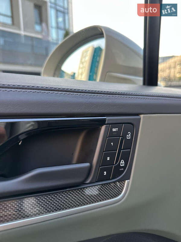 Позашляховик / Кросовер Porsche Cayenne 2023 в Черкасах