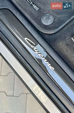 Внедорожник / Кроссовер Porsche Cayenne 2023 в 