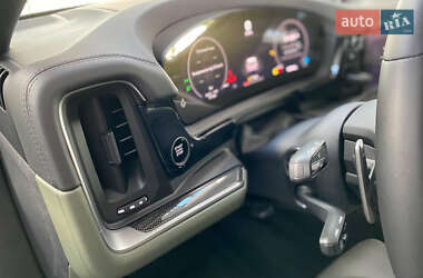 Внедорожник / Кроссовер Porsche Cayenne 2023 в 