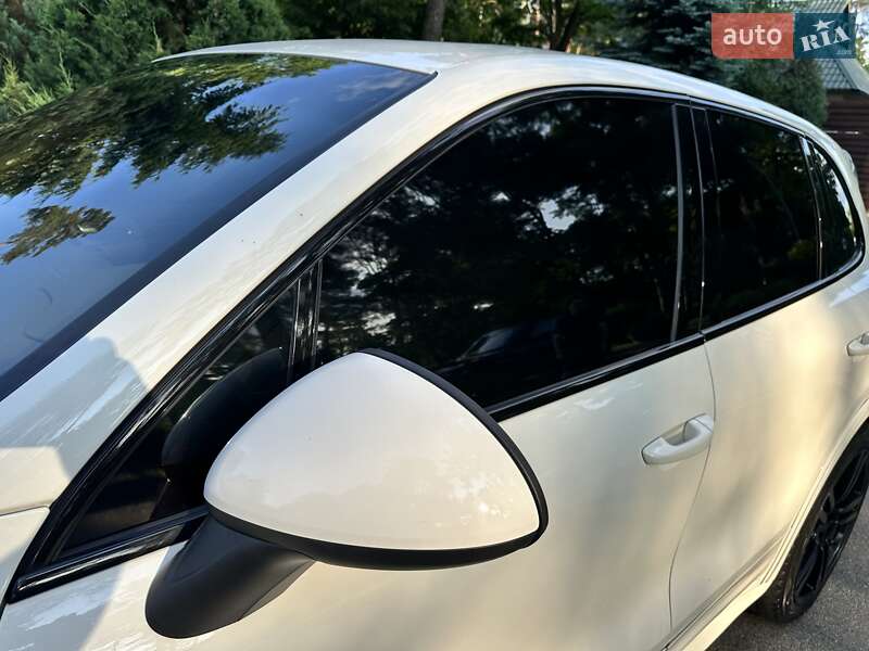 Внедорожник / Кроссовер Porsche Cayenne 2010 в Киеве