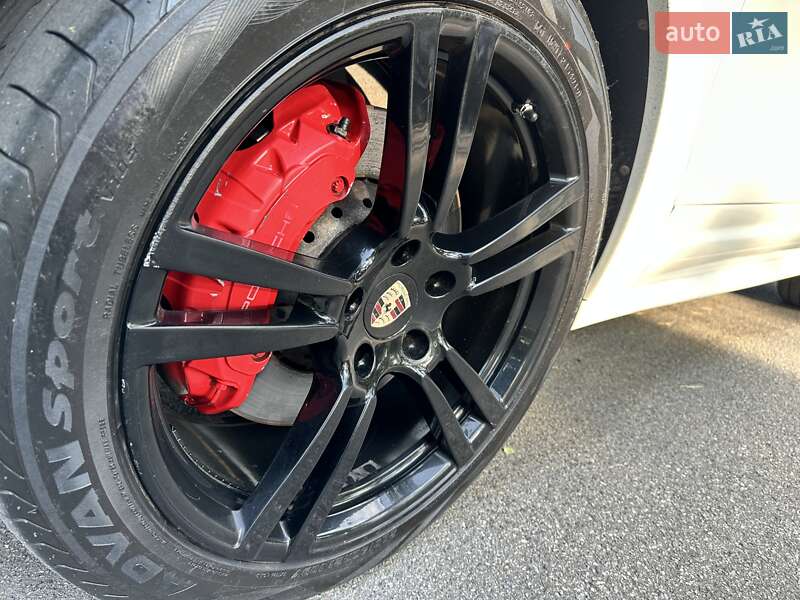 Внедорожник / Кроссовер Porsche Cayenne 2010 в Киеве