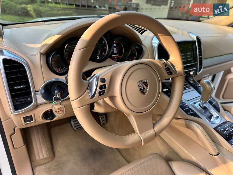 Внедорожник / Кроссовер Porsche Cayenne 2010 в Киеве
