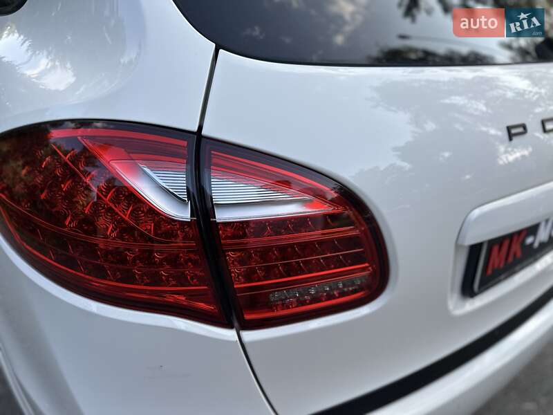 Внедорожник / Кроссовер Porsche Cayenne 2010 в Киеве