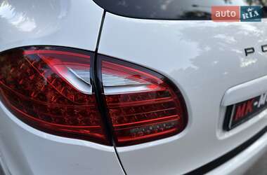 Позашляховик / Кросовер Porsche Cayenne 2010 в 