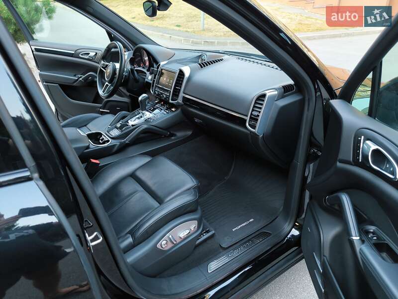 Внедорожник / Кроссовер Porsche Cayenne 2015 в Харькове