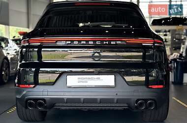Внедорожник / Кроссовер Porsche Cayenne 2024 в 
